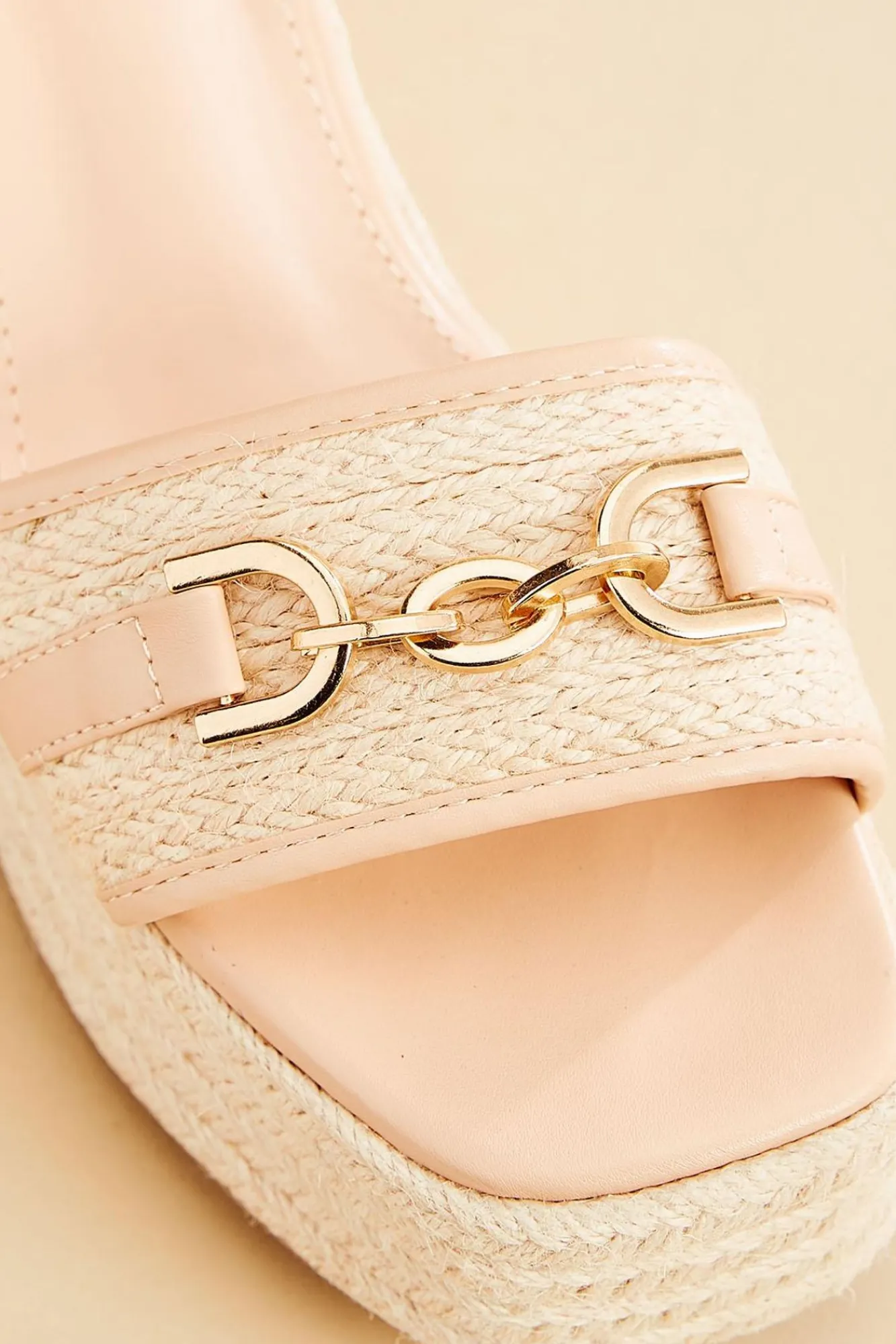 Women Versona Chain Band Wedge Heels