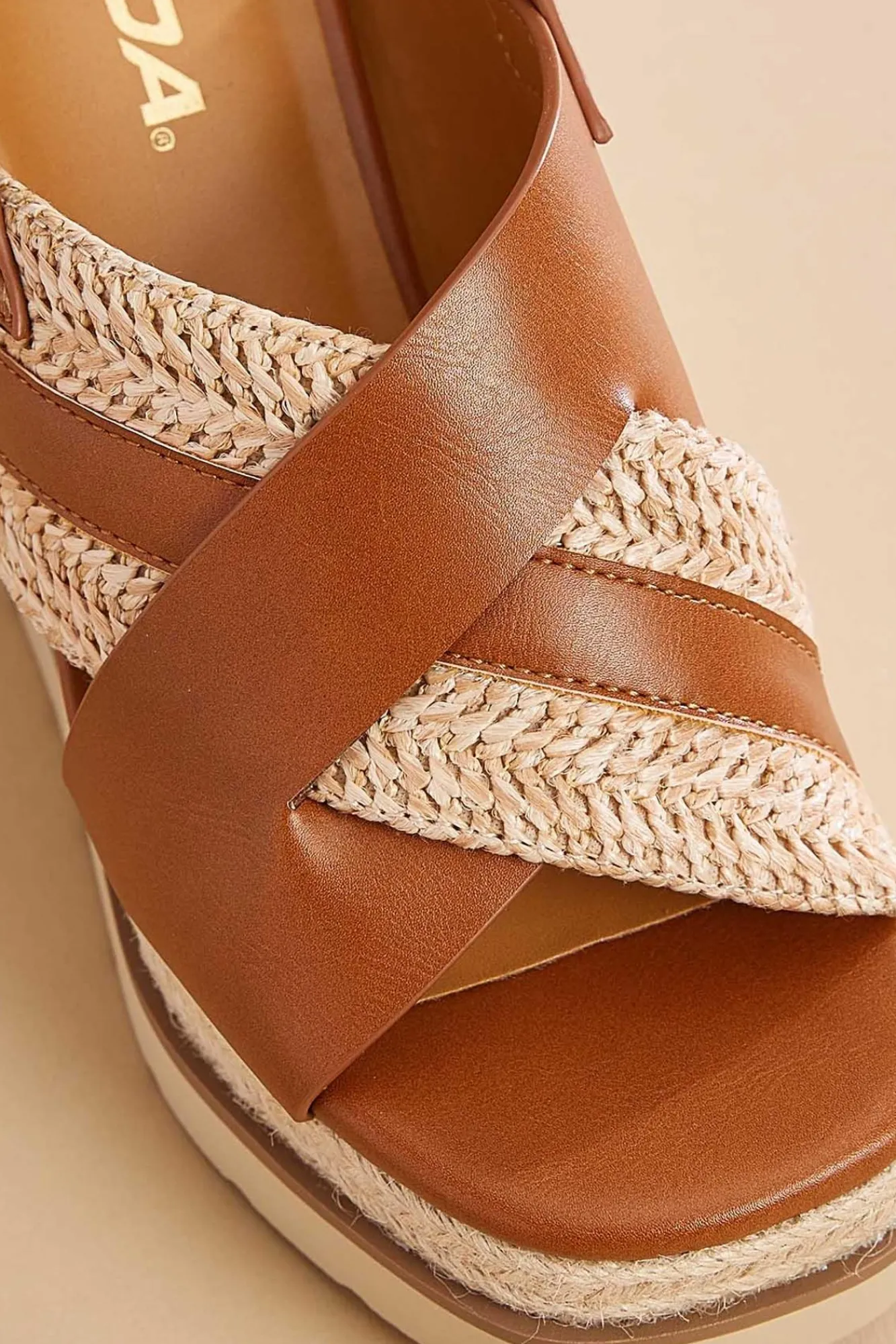 Women Versona Crossover Band Wedges