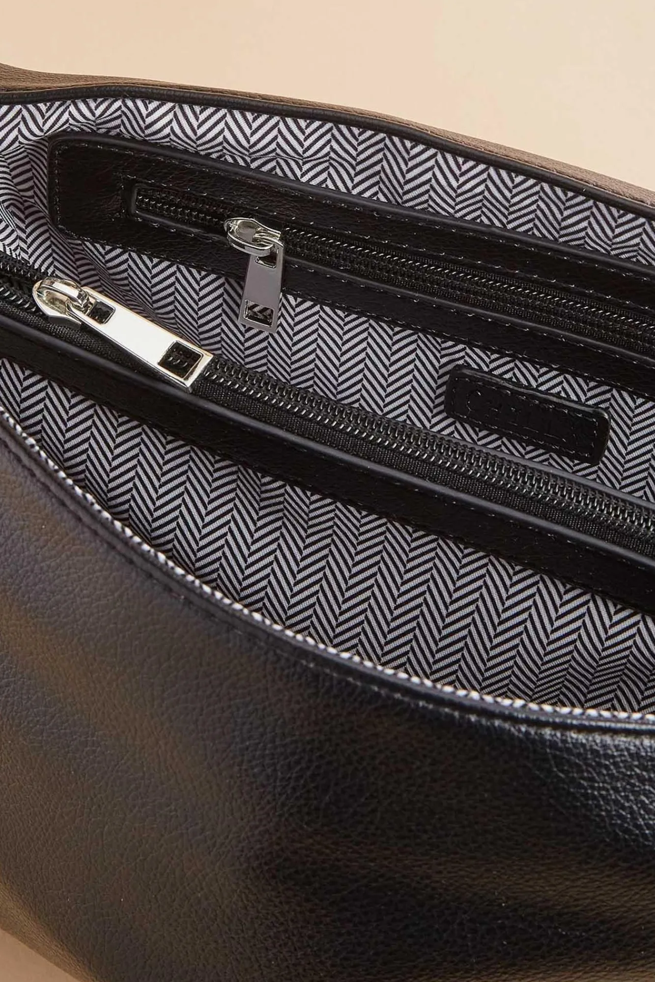 Women Versona Faux Leather Chain Crossbody