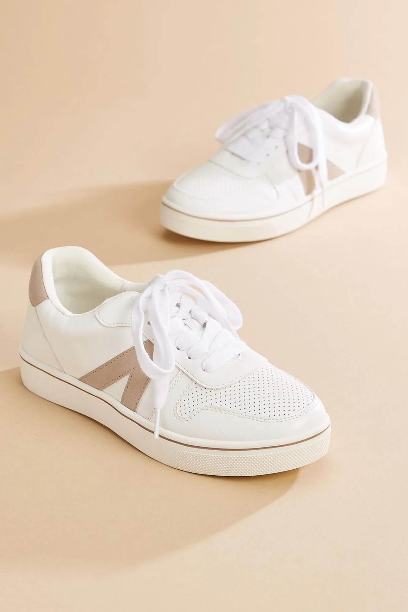 Women Versona Faux Leather Logo Sneakers
