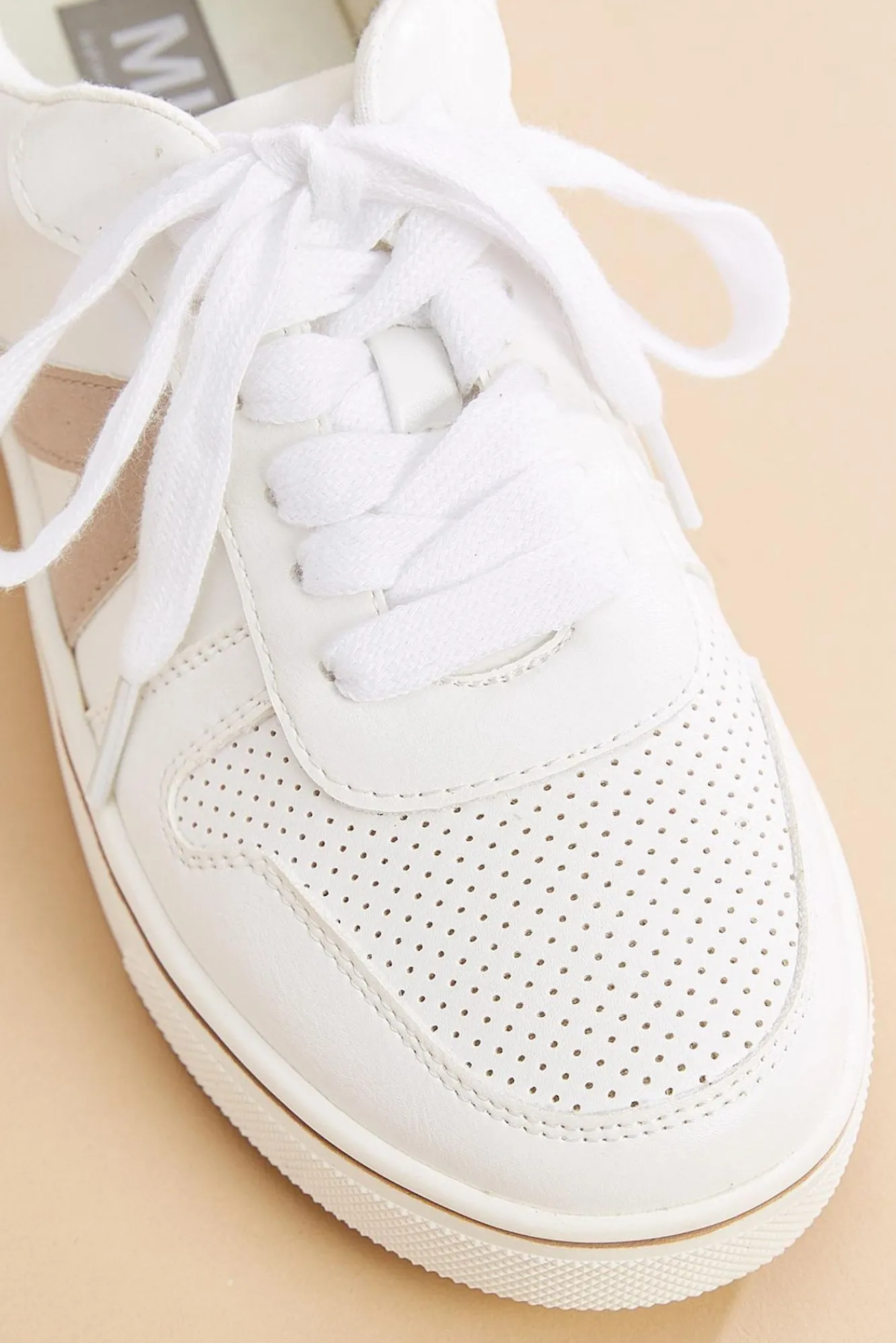 Women Versona Faux Leather Logo Sneakers