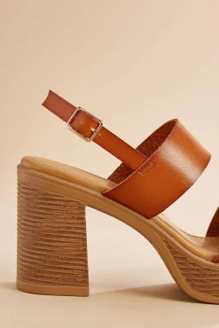 Women Versona Faux Leather Platform Heels