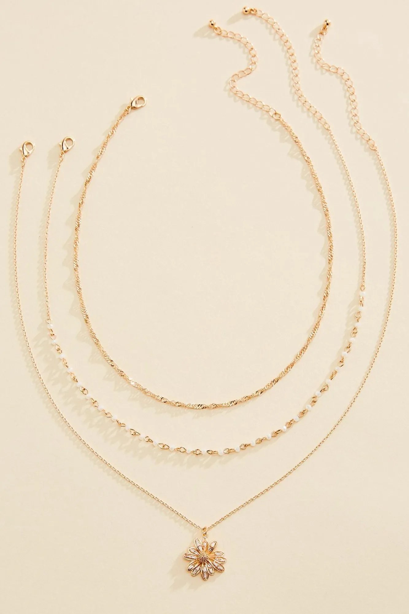 Women Versona Flower Pendant Necklace Set