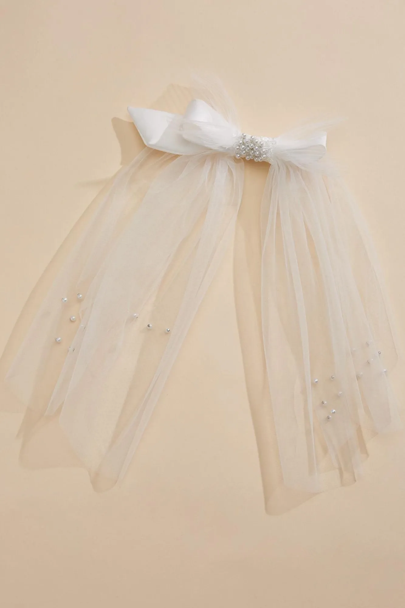 Women Versona Mini Veil Bow