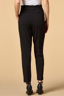 Women Versona On Paper Pants Short