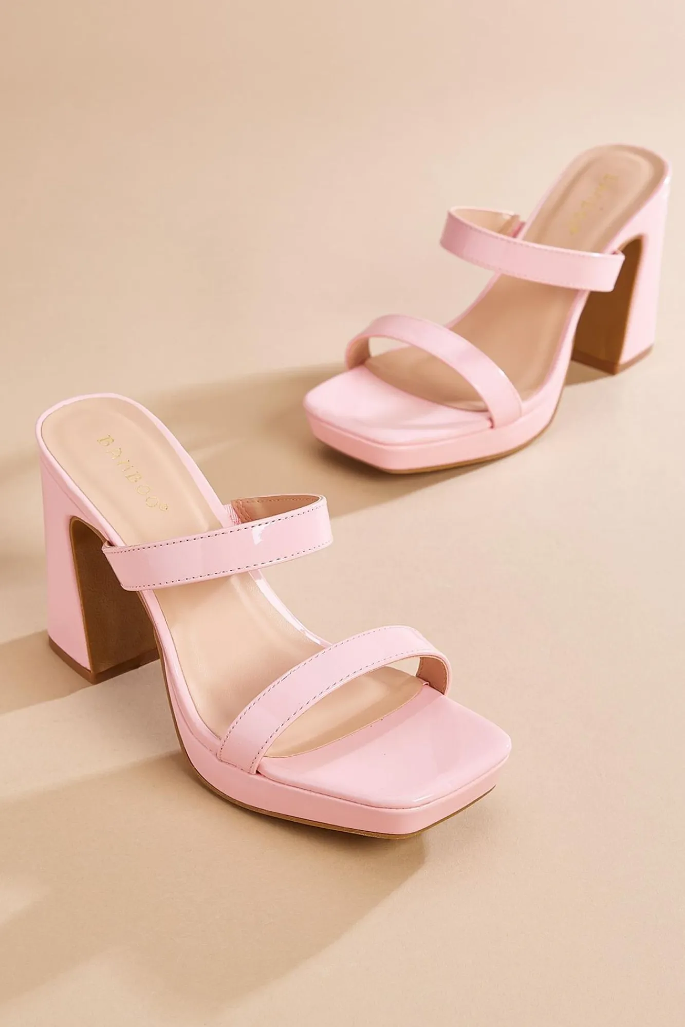 Women Versona Platform Patent Heels