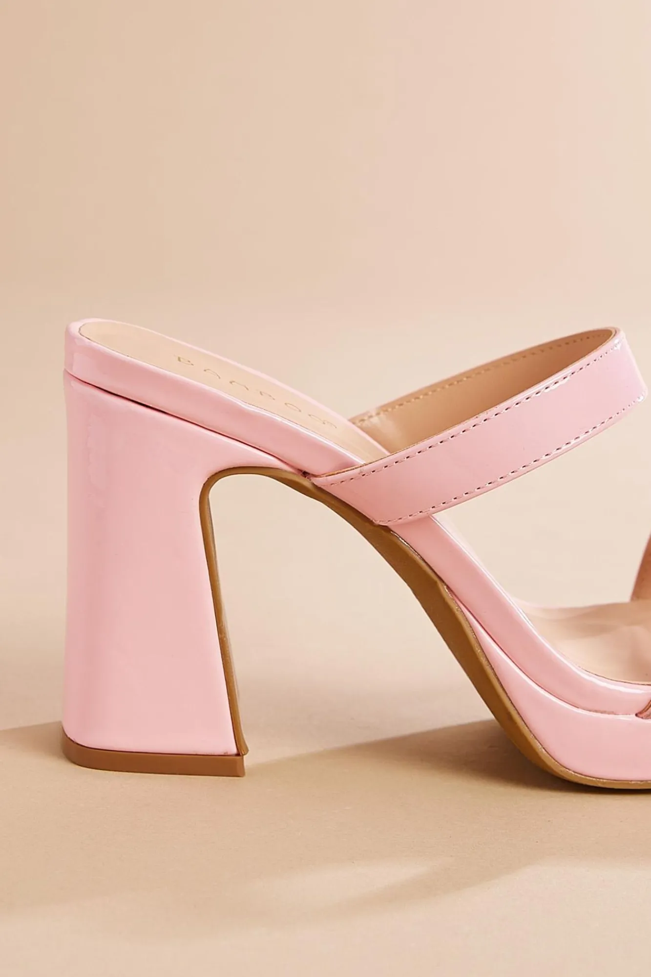 Women Versona Platform Patent Heels