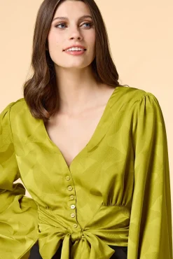 Women Versona Pretty In Palm Top