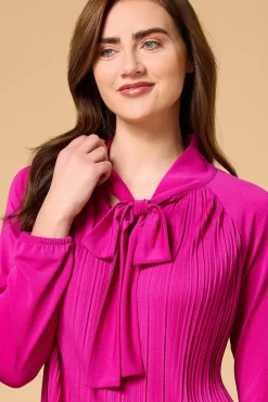 Women Versona Ride Or Tie Top