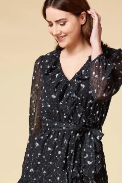 Women Versona Sealed With A Swiss Dress