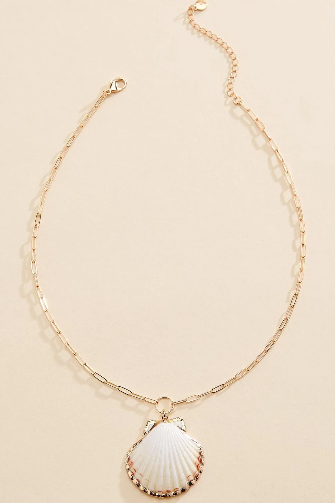 Women Versona Shell Pendant Short Necklace