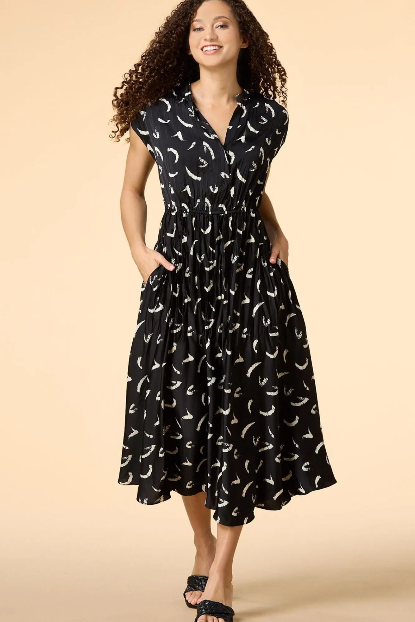 Women Versona The Pleat Life Midi Dress