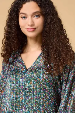 Women Versona Throwing Confetti Top